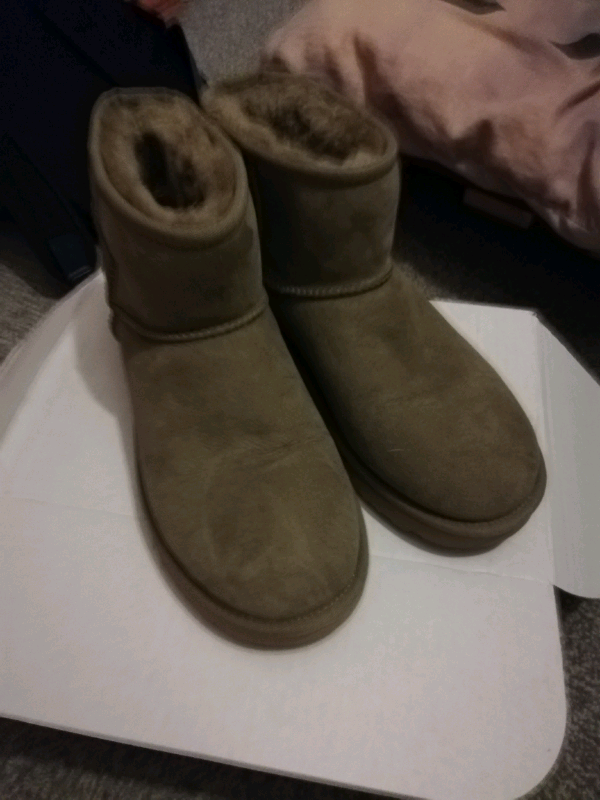 ugg boots hull